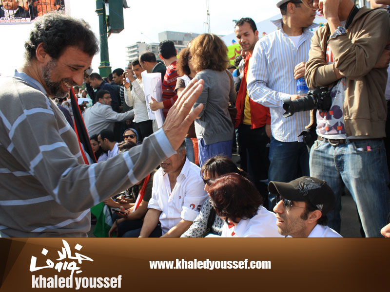 المخرج خالد يوسف في ميدان التحرير خلال ثورة 25 يناير 2011 – الألبوم السادس